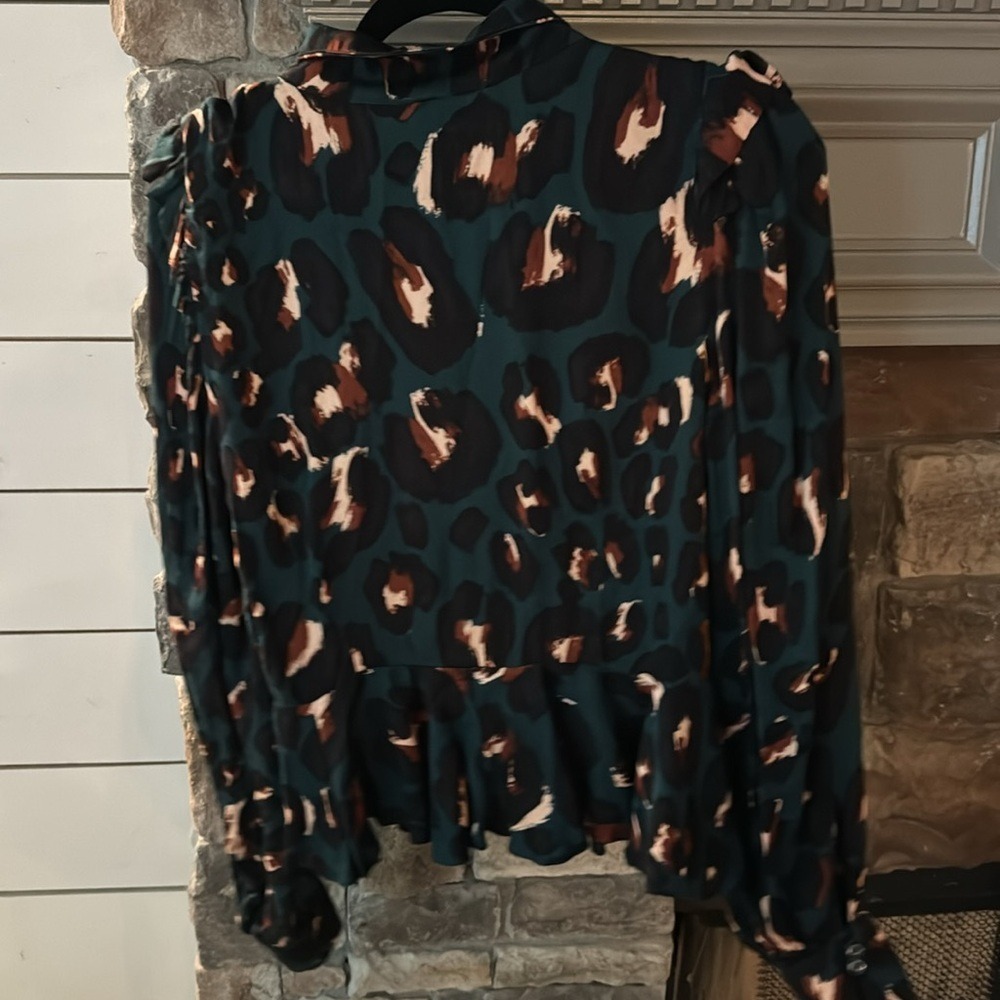 Karlie silky blouse, Large - Picture 5 of 11